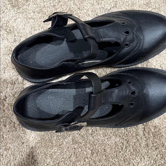 Black Mary Jane Style Shoes - Picture 4 of 6